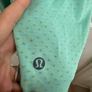 Men’s Lululemon top